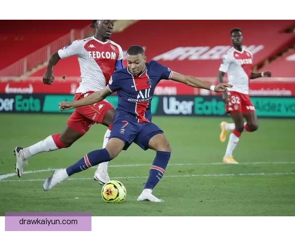 拉菲尼亚任意球得分状态回暖，球队表现稳健引关注